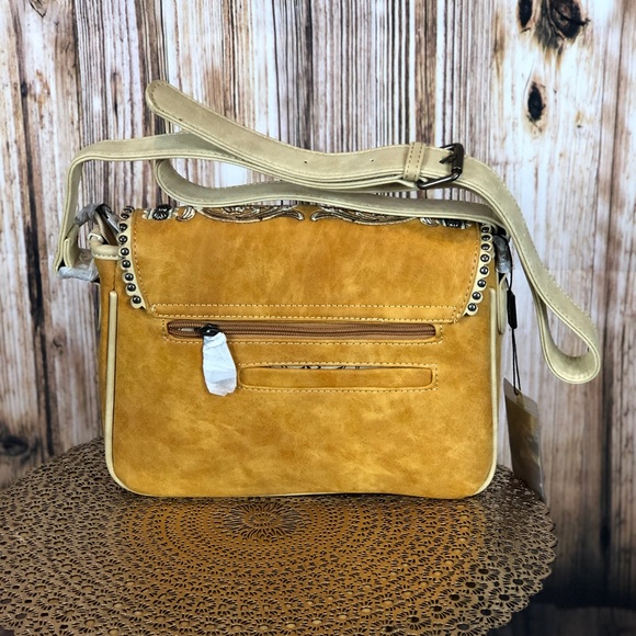 Montana West Concho Collection Crossbody - Picture 2 of 6